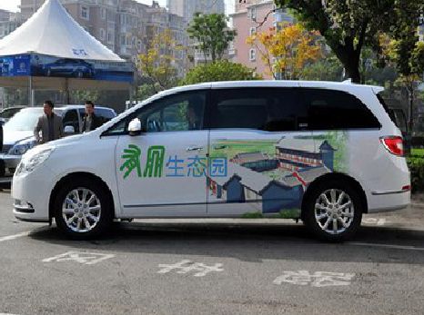 博白户外车贴喷绘如何保持效果?